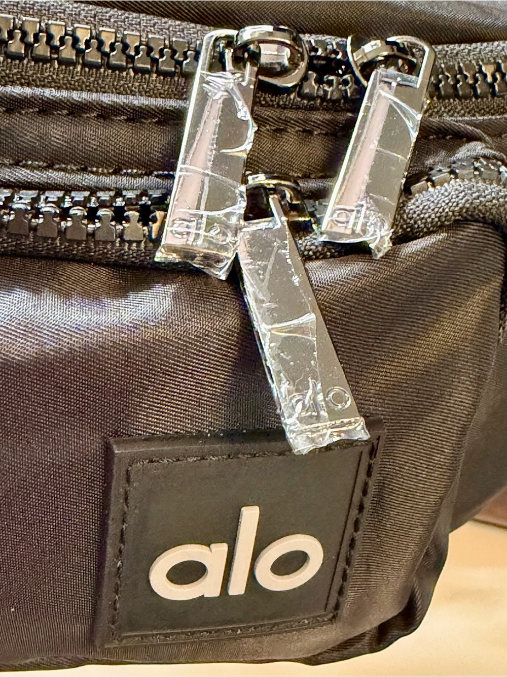 ALO Yoga Black Crossbody Fanny Pack - Picture 13 of 16